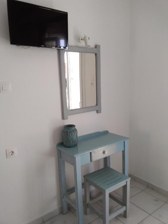 Gorgona & Apartment