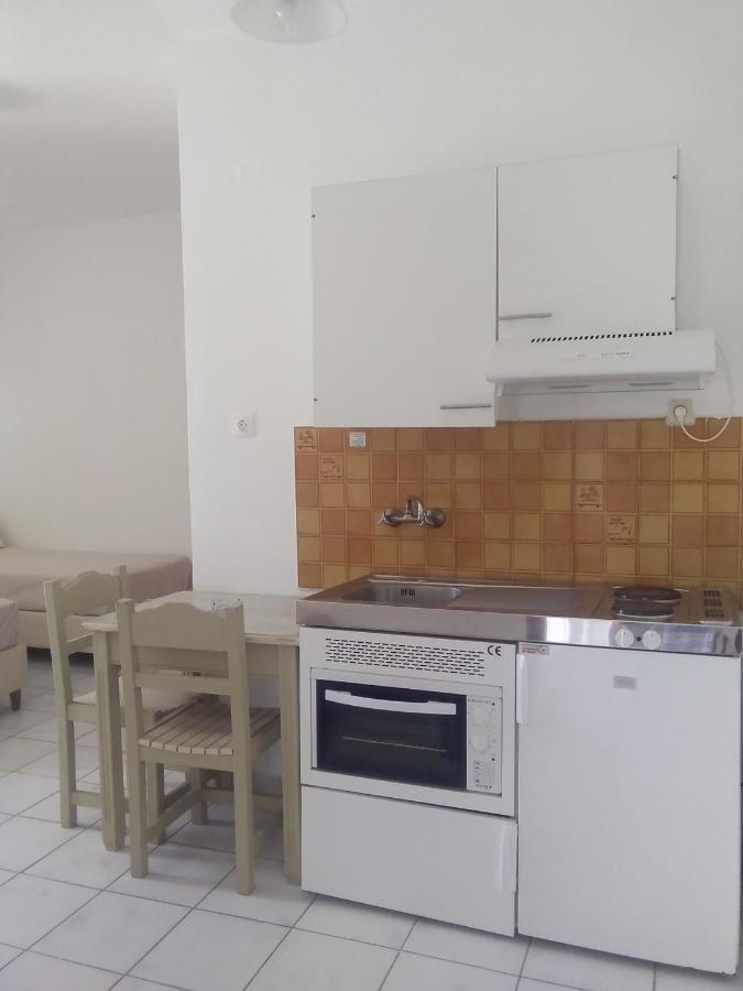 Gorgona & Apartment